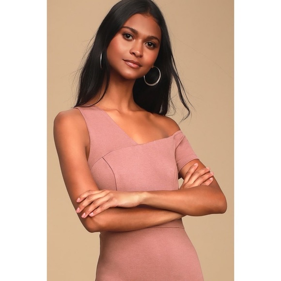 Lulu’s “Deja Vu” Mauve Off Shoulder Midi Dress - Picture 5 of 10